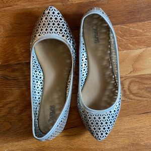 Carlos Santana gold flats